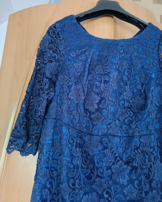 Sukienka koronkowa  48