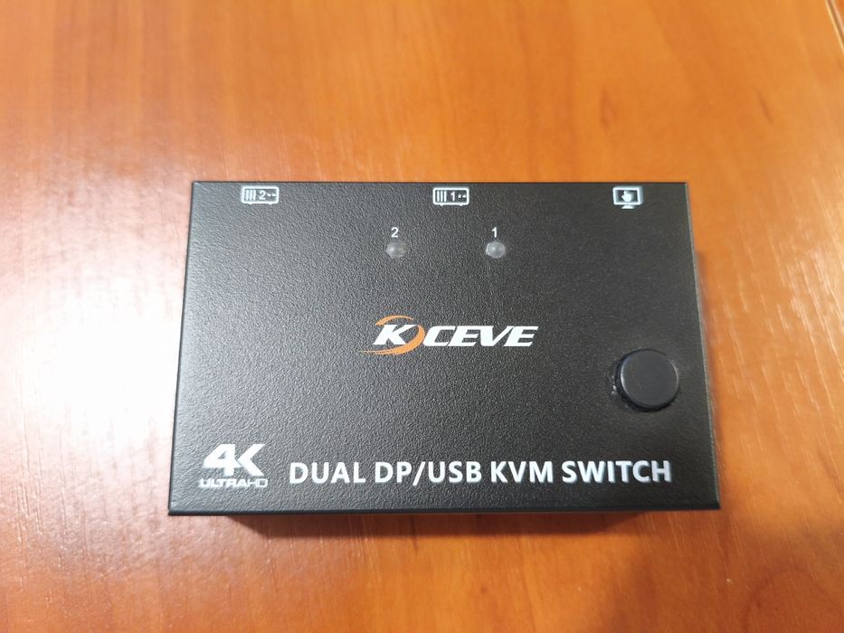 KCEVE 2x2 Dual DP/USB 3.0 KVM Switch 4K Ultra HD