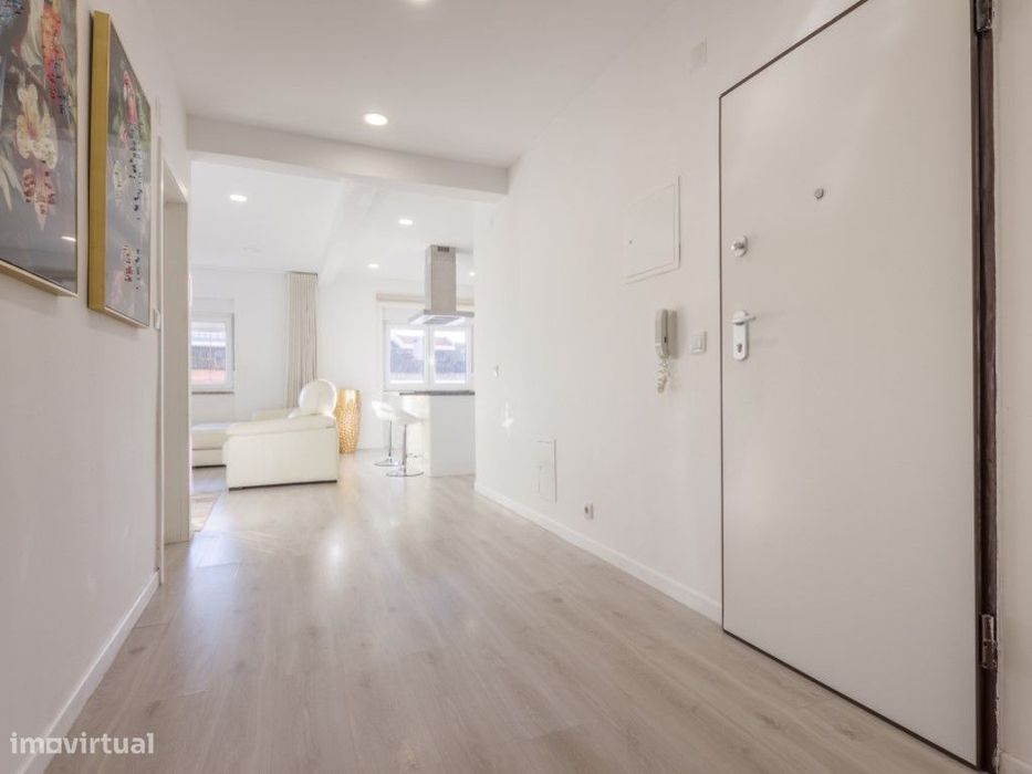 Apartamento T2 - Paio Pires - Remodelado