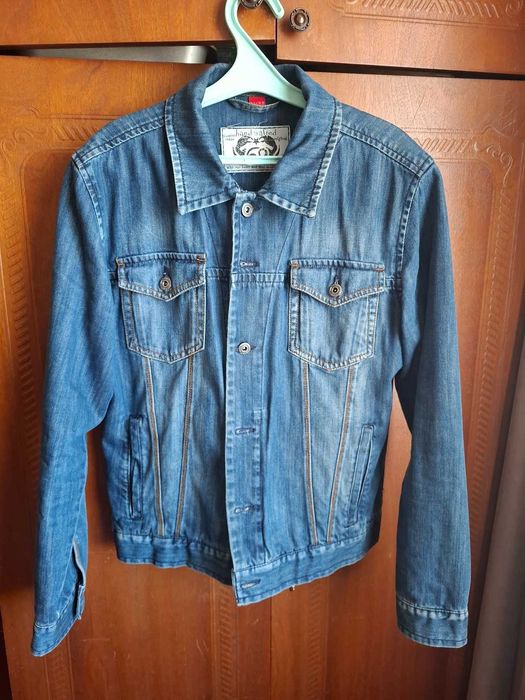 Продам чоловічу джинсову куртку ESPRIT, розмір M