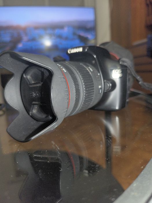 Canon 8OS 1100D + lente Sigma 18-200mm