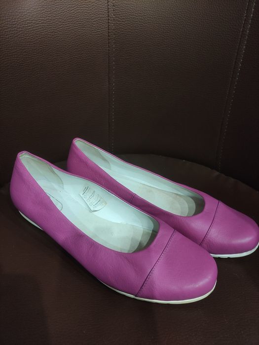 Różowe skórzane baleriny