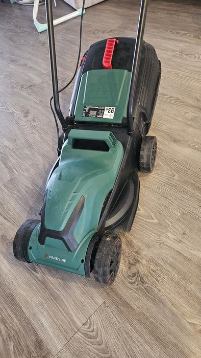 Corta relvas parkside