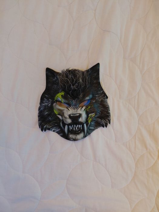 Маска вовка ідеальний стан