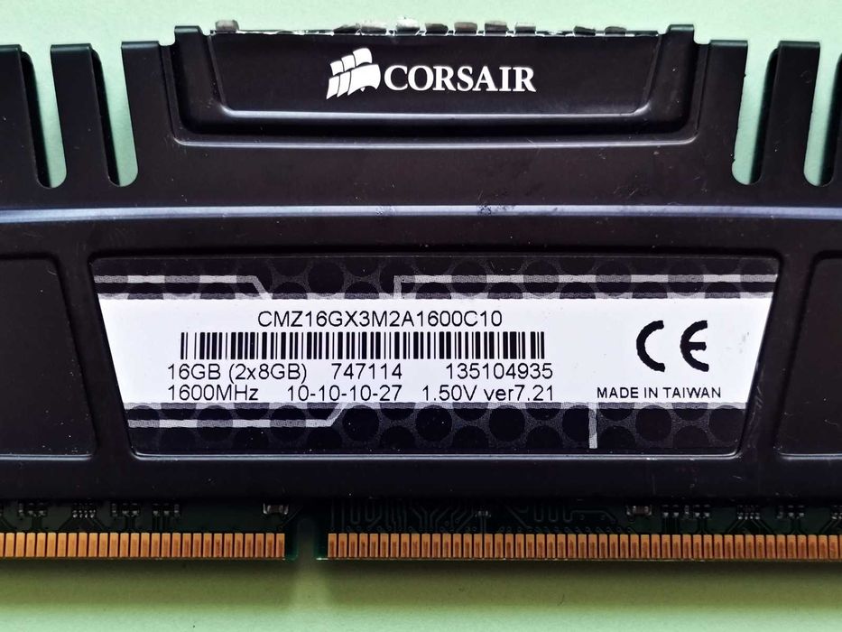 DDR3 8GB CorsaiR VengeAnce 12800 -Komputer