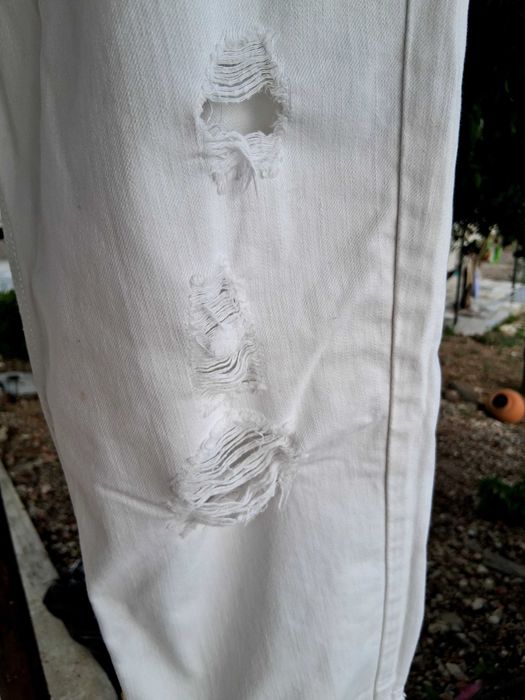 Calça Lefties,com blusa local.
