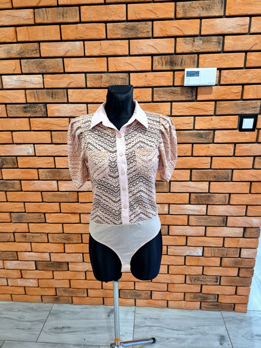 Koronkowe body na guziki