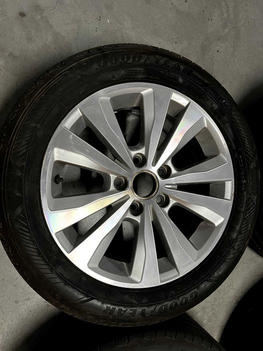 Jantes Volkswagen Golf 7 com 4 pneus novos Goodyear Efficientgrip Performance2 205/55 R16 91 V