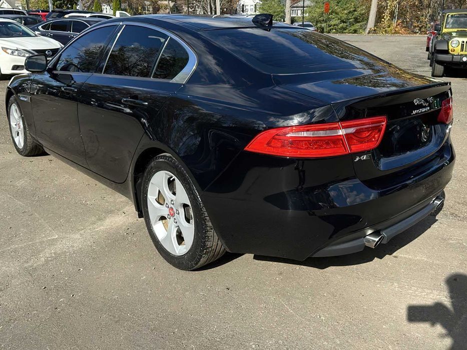 Jaguar XE 25t      2018