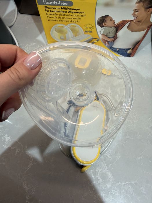 Молоковідсмоктувач MEDELA Freestyle Hands Free