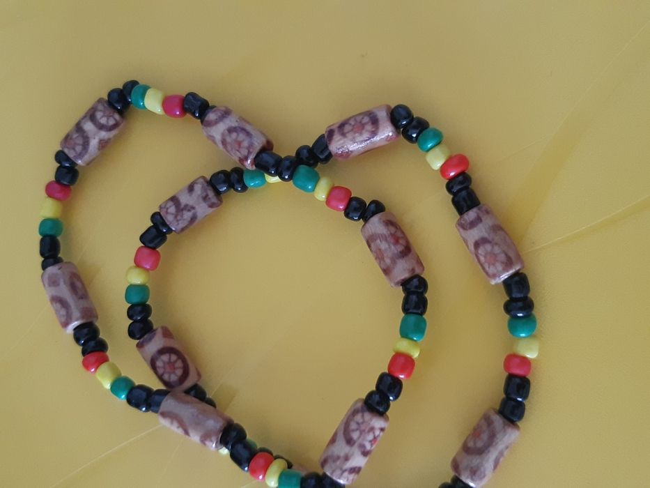 Pulseiras com missangas