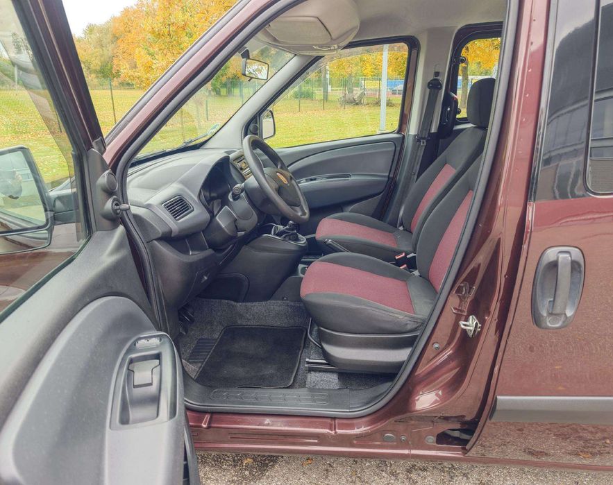 Fiat Doblo 2011 року