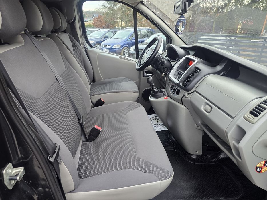 Vivaro/ 9miejsc/ Niemcy/Oplacony