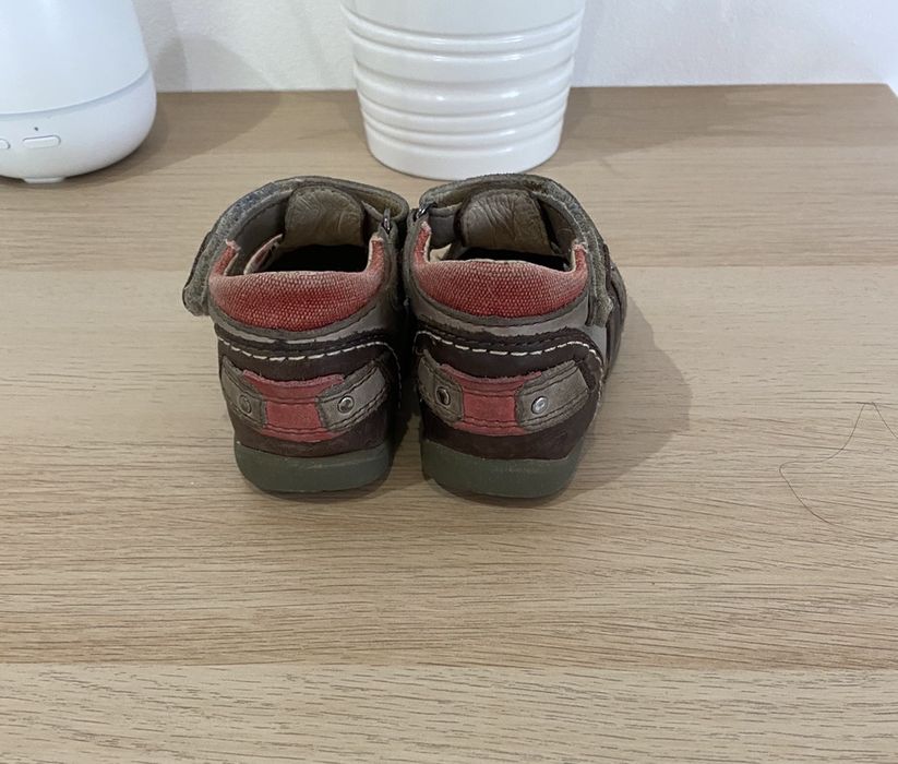 Sandálias/Sapatos em pele