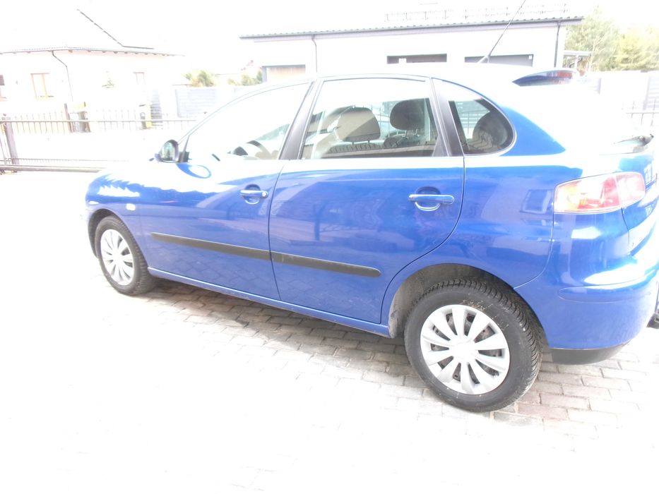 Ladny  seat ibiza 1.4 benz. 2005 r zdrowa zadbana bdb