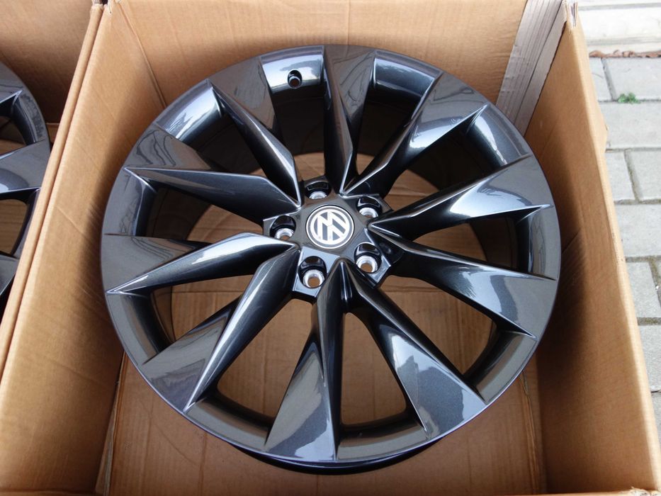 Felgi SKODA SUPERB III RS KODIAQ Enyaq KAROQ Ocatvia  19''  Nowe Oem