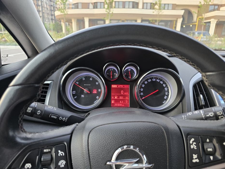 Opel Astra J  2013