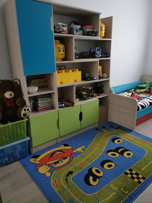 Komplet mebli dla dziecka, funkcjonalny, w bardzo dobrym stanie!