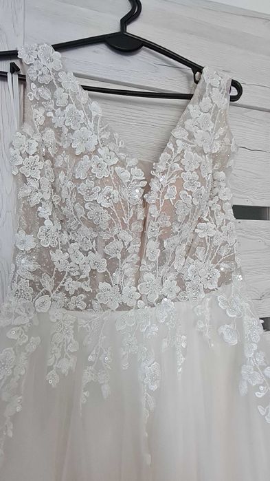 Suknia ślubna (ciążowa)