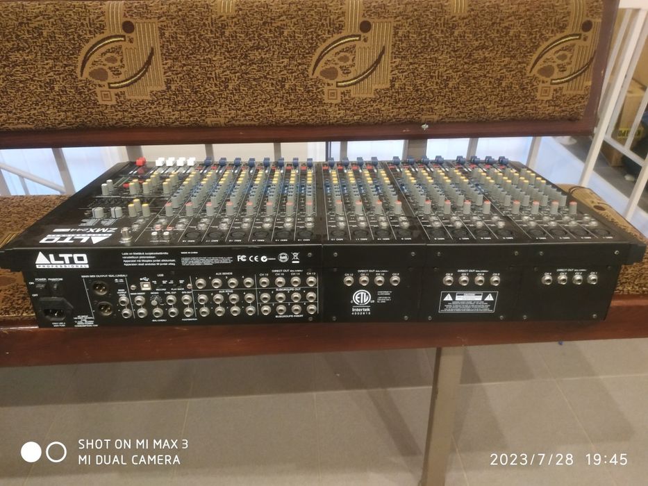 Микшерный пульт Alto Professional zmx 244