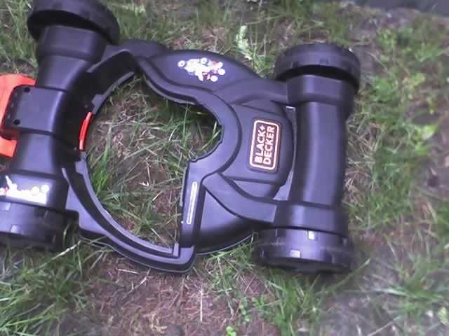 wozek do podkaszarki akumulatorowej Black Decker