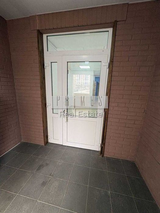 Продаж комерційного фасадного приміщення, центральний парк, Ірпінь