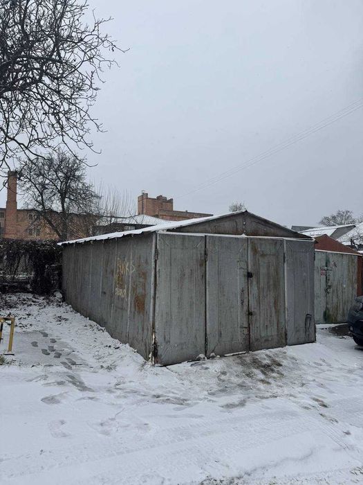 Оренда металевого гаража в центрі міста Черкаси