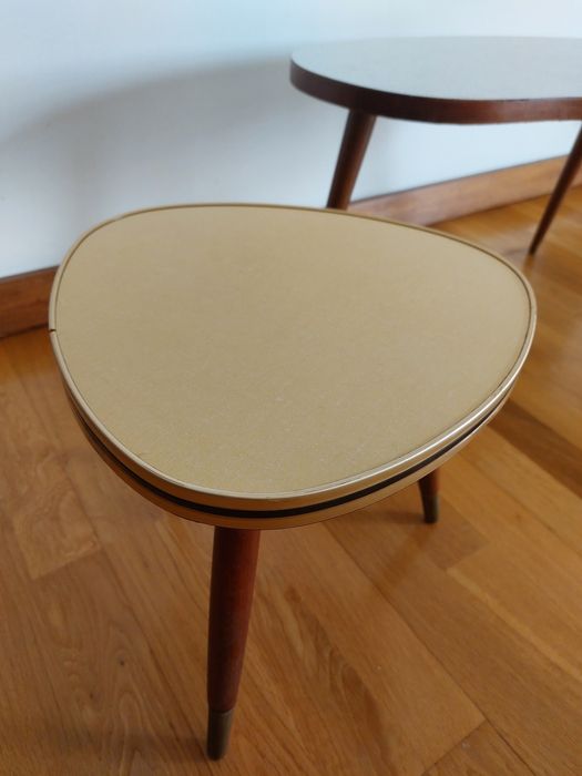 Conjunto de 2 mesas de apoio em fórmica vintage