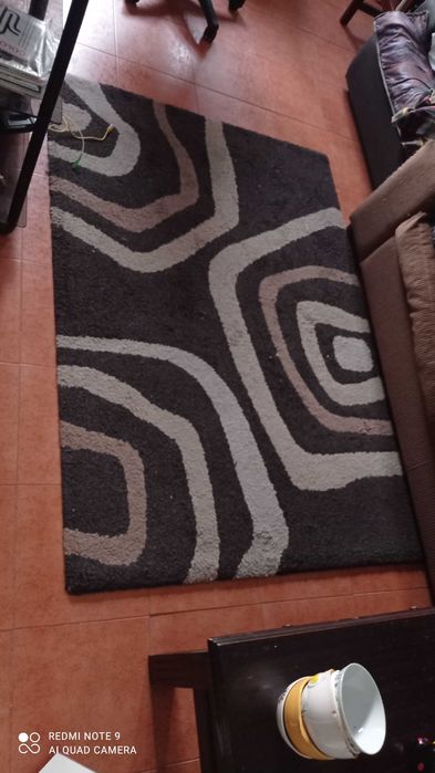Tapete de sala em bom estado