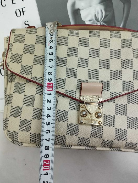 Сумка Louis Vuitton не кожа белая бежевая