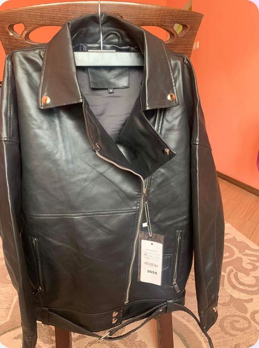 Куртка жіноча розмір М