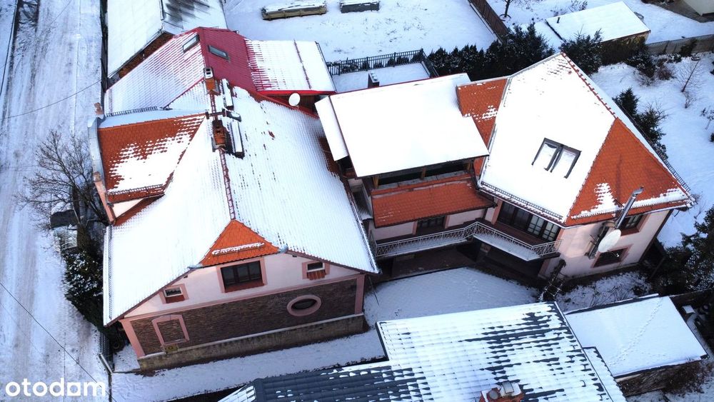 Nietuzinkowy Dom Z Możliwością Podzału Nadający Się Na Siedzibę Firmy.