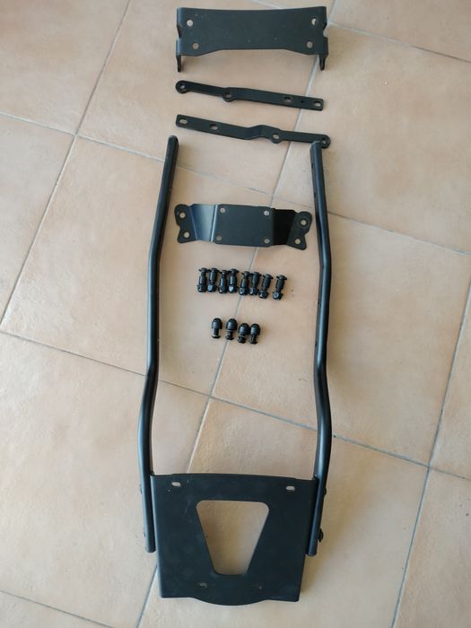 Suporte de top case Givi para Yamaha MT 125