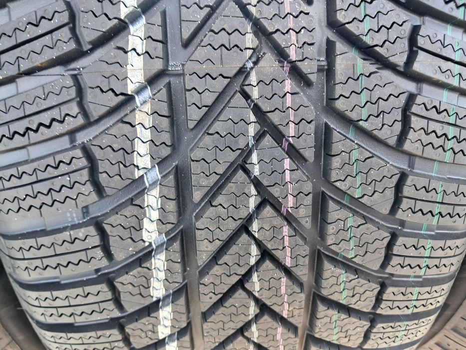 Резина зимова, нова, Bridgestone Blizzak LM005 + AO 255\50 R19 (арт.12096)