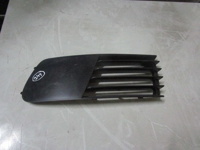 Friso pára-choques frente direito SEAT Ibiza III (6L1)