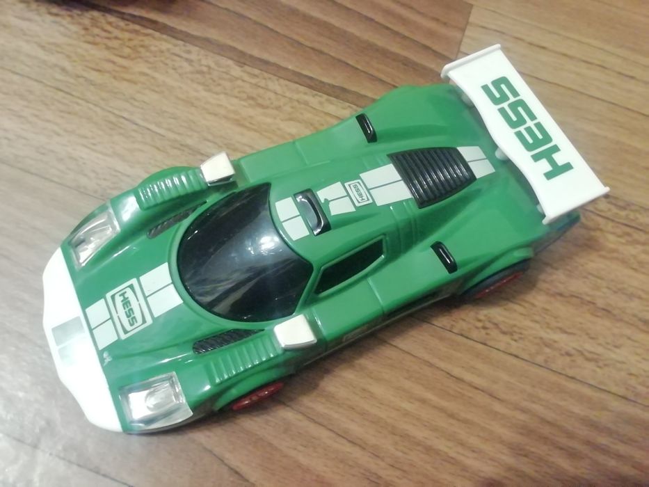 Дві спортивні машинки