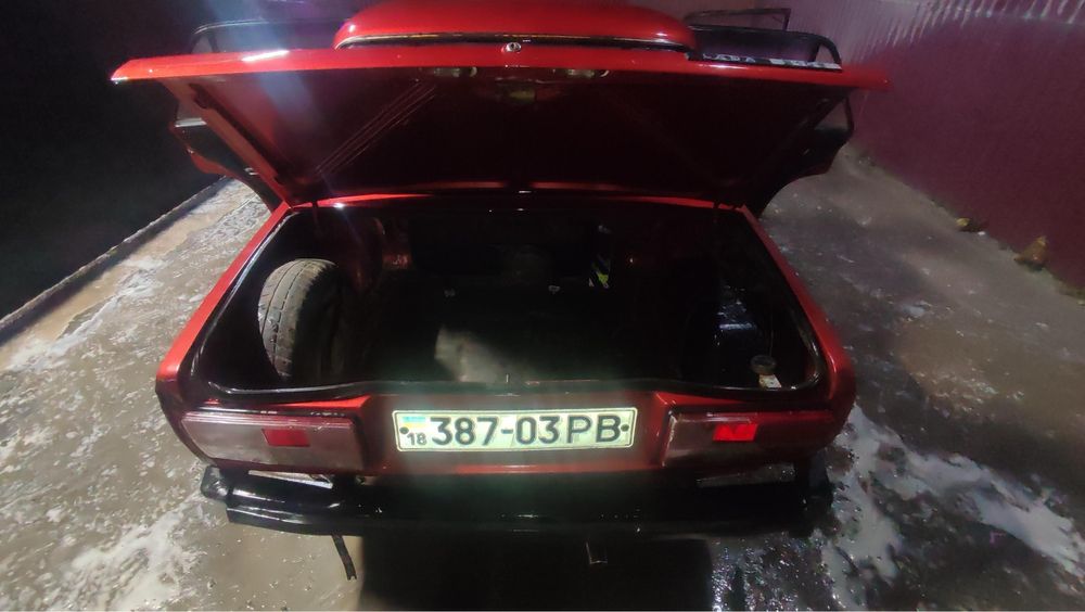 Ваз 2105 у гарному стані(торг біля капоту)