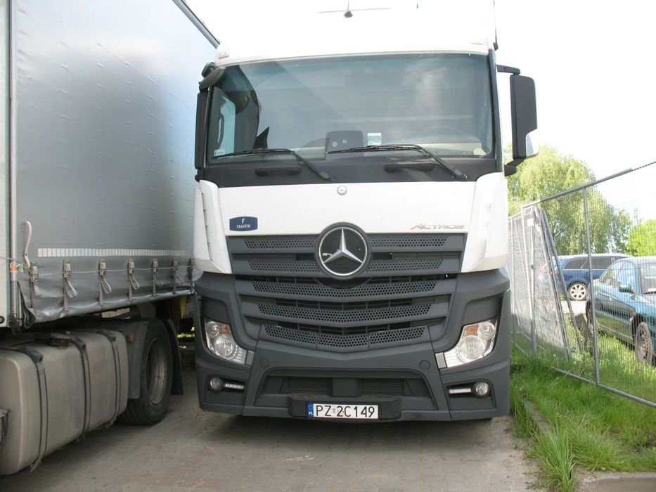 Mercedes-Benz ACTROS  Syndyk sprzeda ciągnik samochodowy Mercedes Benz Actros