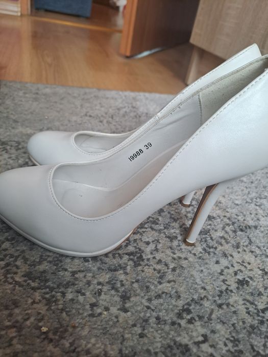 #120 Buty białe 10cm szpilki