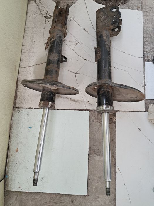 Продам передні стойки chery tiggo t11