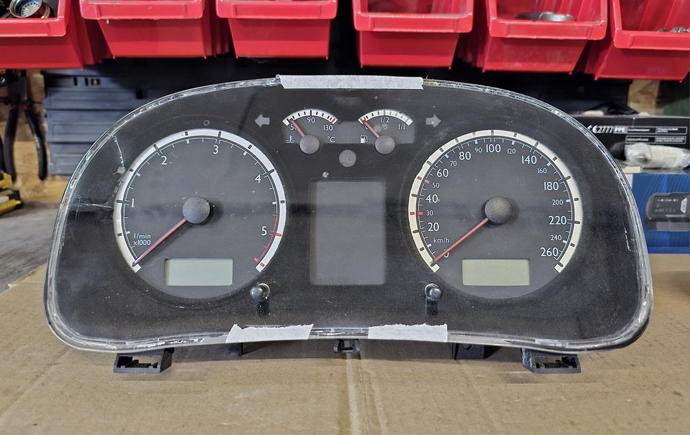 Licznik VDO 1J5 920 806 G VW Bora Golf 4 Diesel 260 km/h Czarny Flok