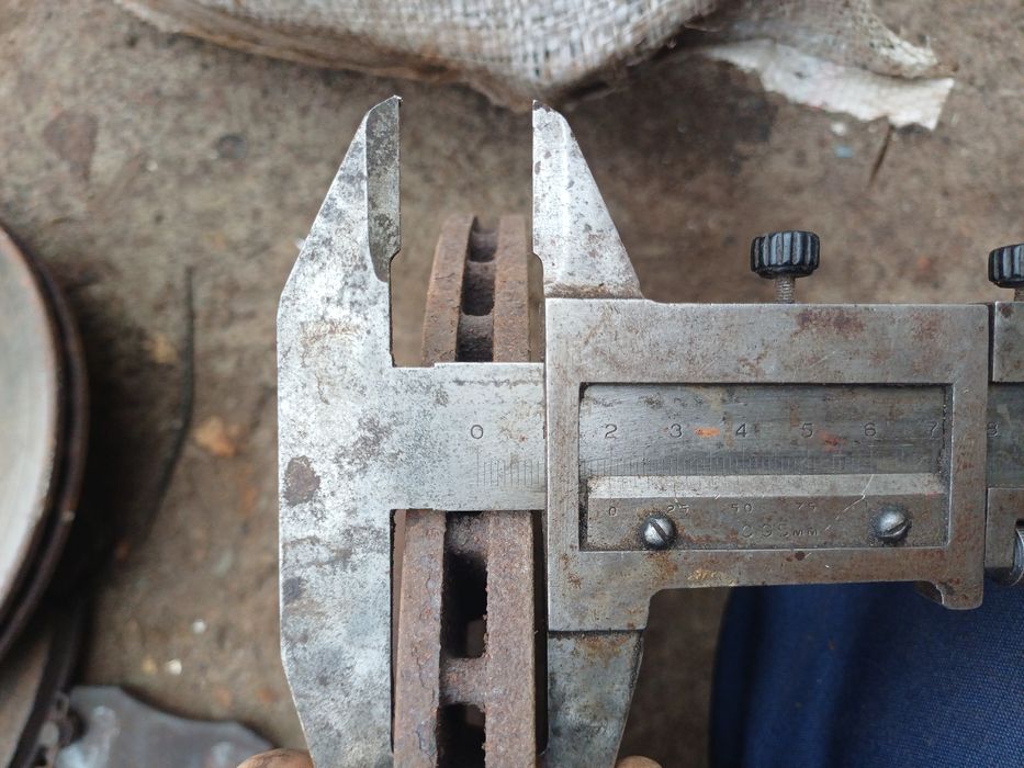 Продам передні тормозні диски.