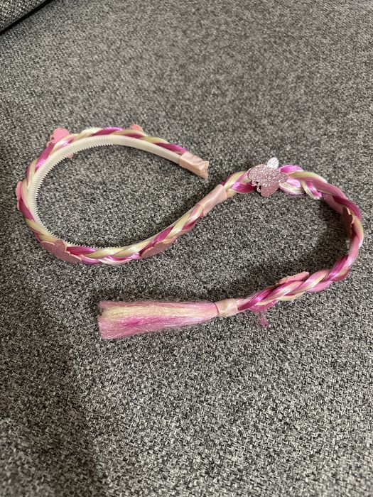 Обруч з косою. Для принцеси. Доповнення до святкового образу.