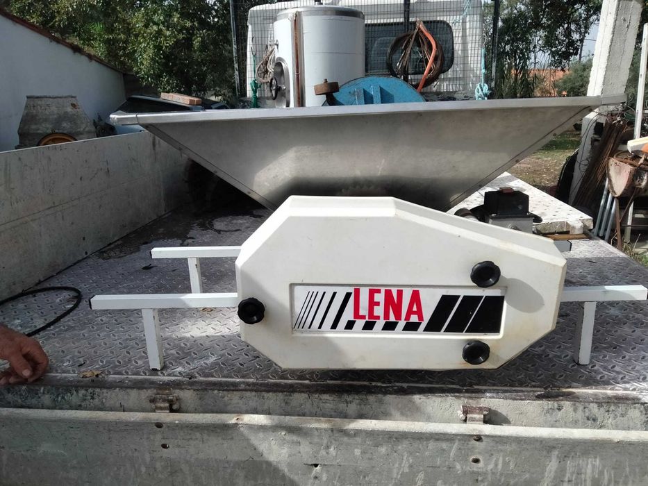 Esmagador elétrico em INOX marca LENA
