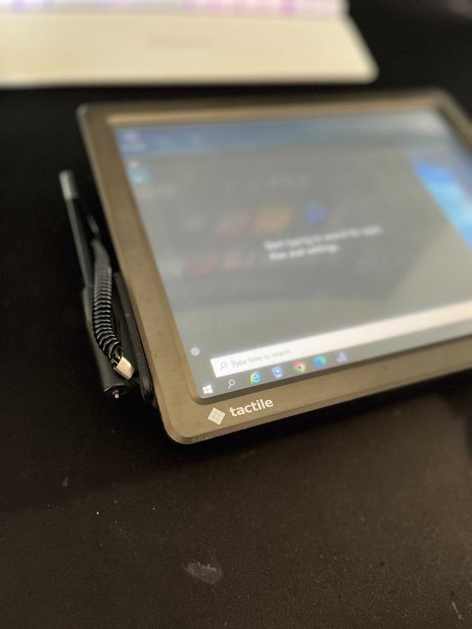 Komputer przemysłowy Tactile VMR-12B Fanless + ekran dotykowy 12" | 12/24V | SSD