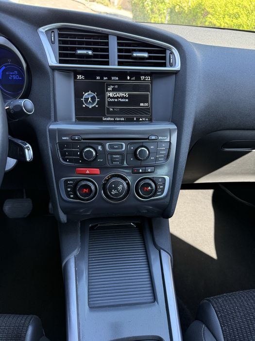 Citroen C4 Ano 2014 Diesel Automatico  tecto panoramico