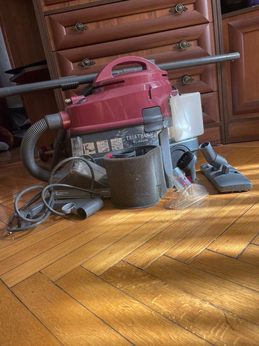 Пылесос Philips Triathlon 1400