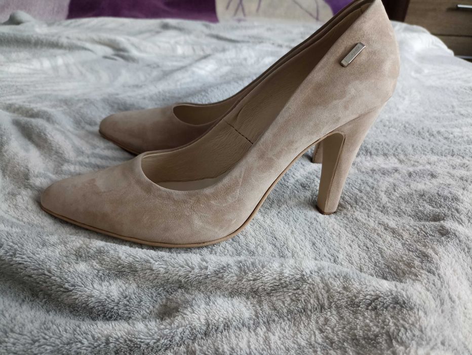 nubukowe czółenka na szpilce Zapato 39