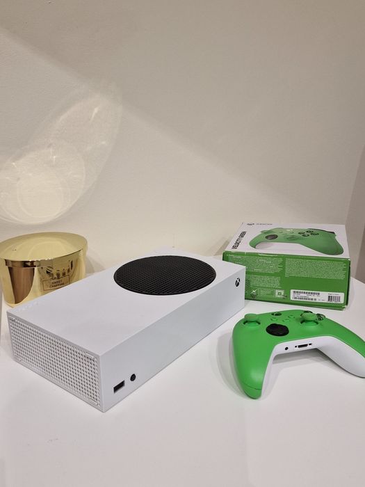 Xbox Series S 512 GB + oryginalny pad + kabel zasilający