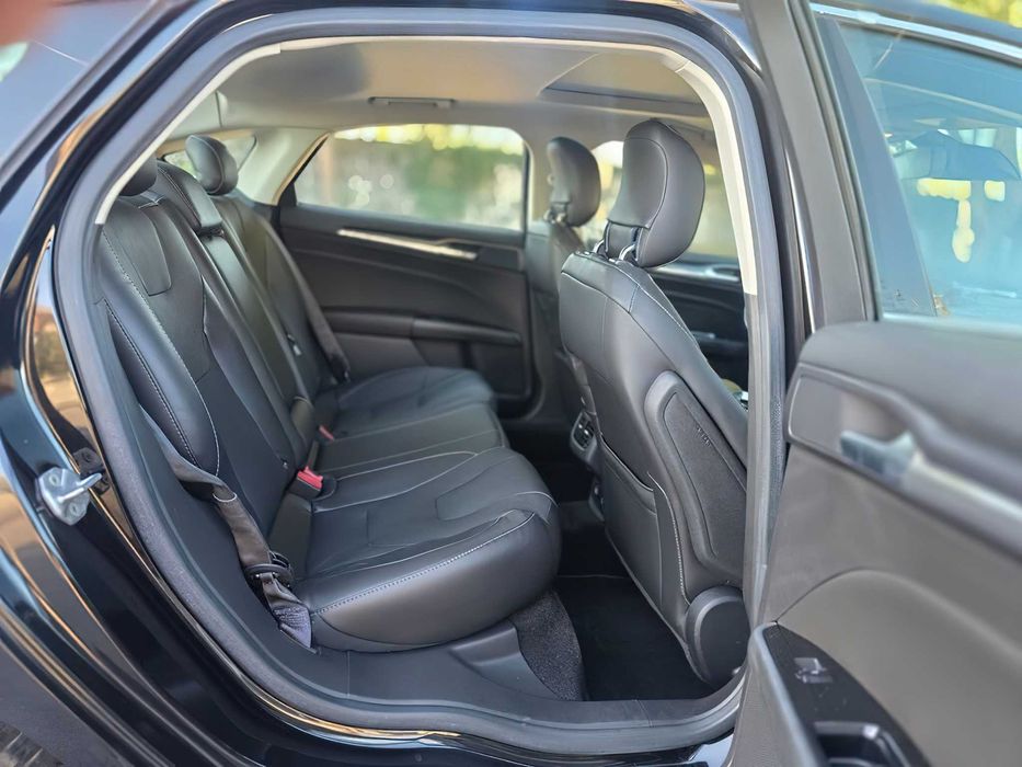 Ford Fusion Titanium      2014